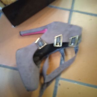 Scarpe con cinturini marroni