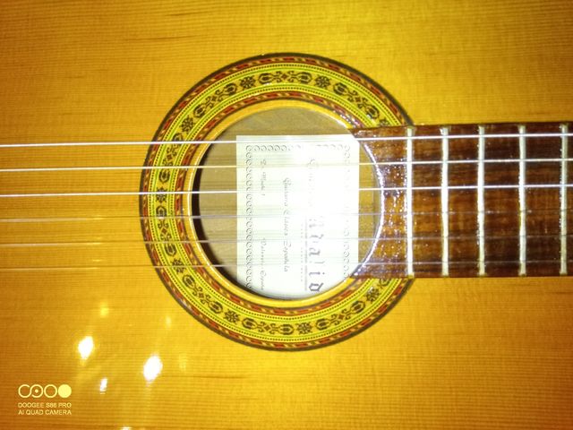 Chitarra classica liuteria Adalid