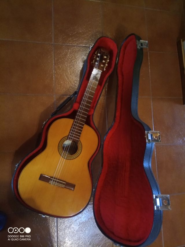 Chitarra classica liuteria Adalid