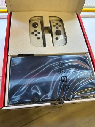 Nintendo Switch OLED Blanca y Negra