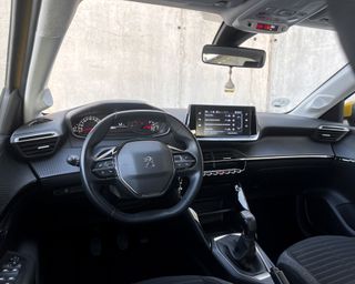 Peugeot 208 Allure 5P 2021