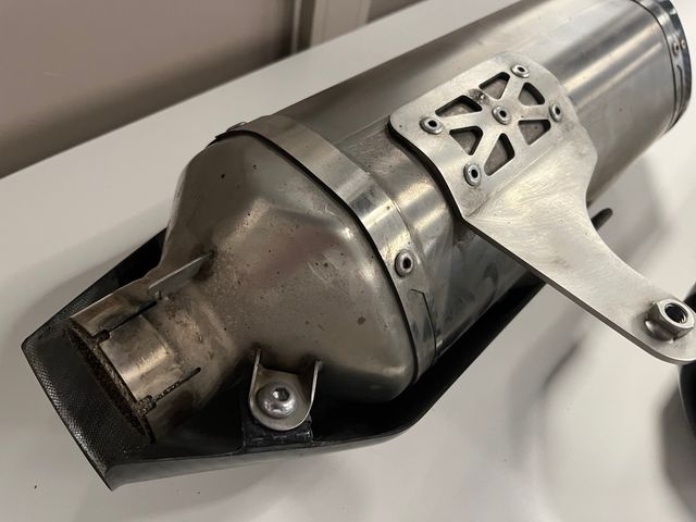 Silenciador ARROW T2203347. T2203346. TRIUMPH