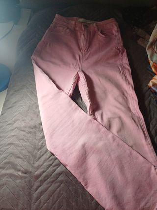 Pantalón vaquero rosa talla 34