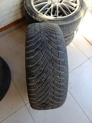 4 Neumáticos Usados 225/45 R17 91V