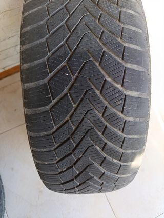 4 Neumáticos Usados 225/45 R17 91V