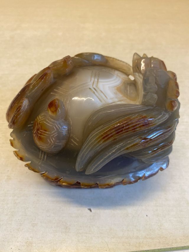 Drago scolpito in agata