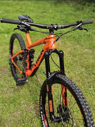 Bicicleta Trek Slash 9 Naranja