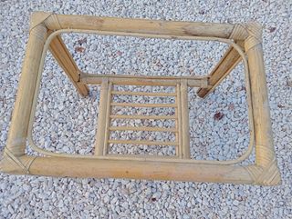 Mesa auxiliar de bambú sin cristal