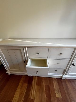 Cómoda de salón de madera