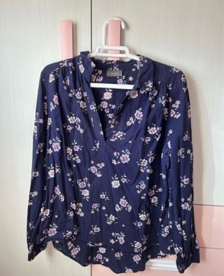 Blusa floral azul y morada