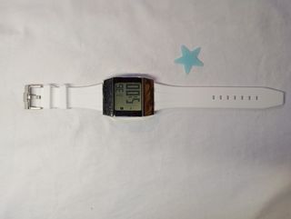 Reloj Digital Plata y Blanco