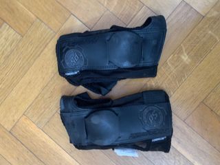 Casco y protecciones patinaje/skate/bicicleta