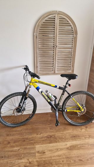 Bicicleta Conor MRC2 Negra y Amarilla