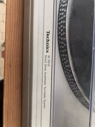 Tocadiscos Technics SL D212