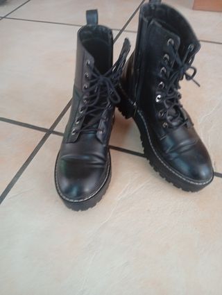 Botas negras juveniles