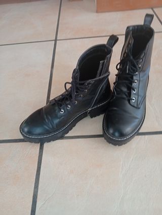 Botas negras juveniles