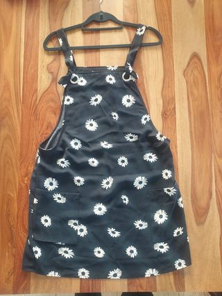 Vestido peto negro con flores blancas