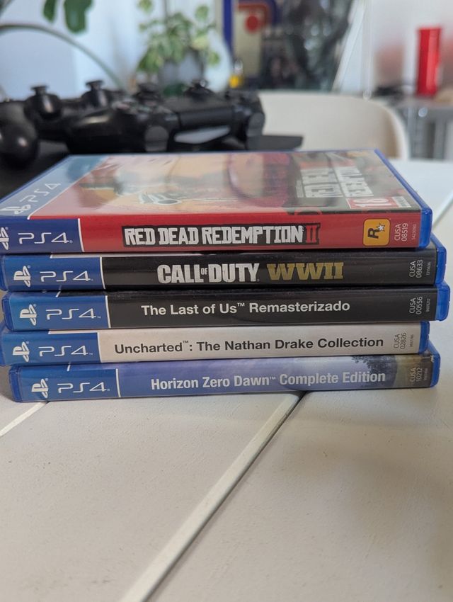PS4 (PlayStation 4) + 2 Mandos + juegos