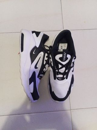 Zapatillas Nike Air Max Negras y Blancas