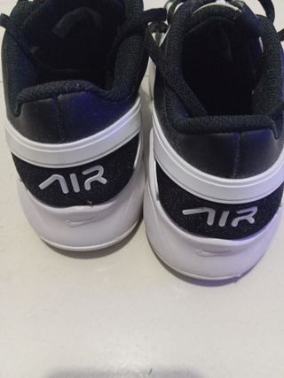 Zapatillas Nike Air Max Negras y Blancas
