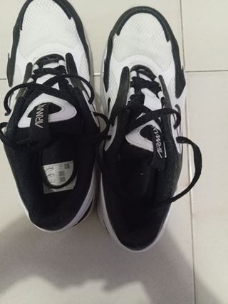 Zapatillas Nike Air Max Negras y Blancas