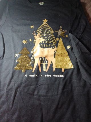 Camiseta Kiabi manga larga negra con estampado