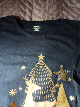 Camiseta Kiabi manga larga negra con estampado