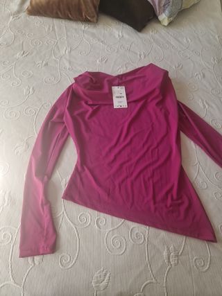 Blusa elegante con hombreras talla L