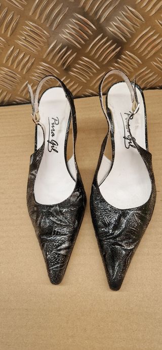 Zapatos salón Pura Gil, talla 36.