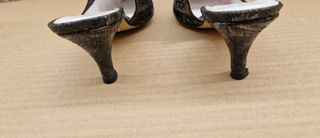 Zapatos salón Pura Gil, talla 36.
