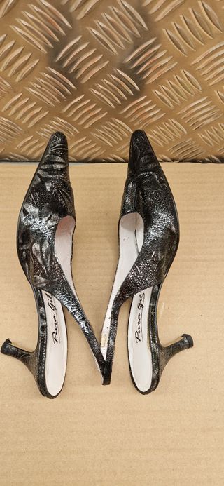 Zapatos salón Pura Gil, talla 36.