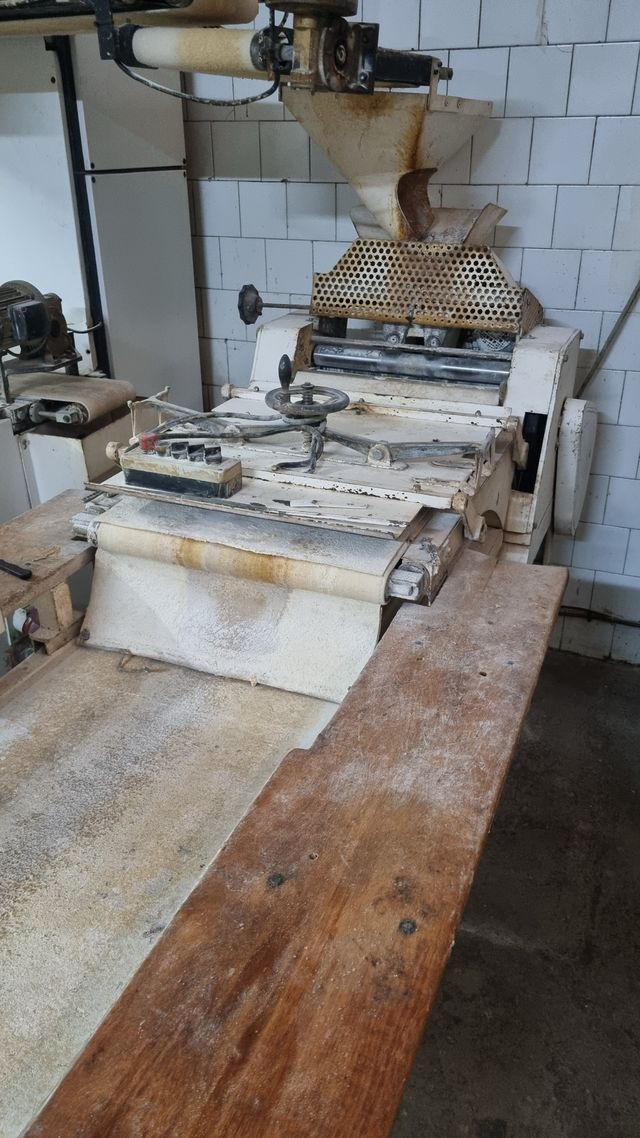 Plegadora de panadería industrial