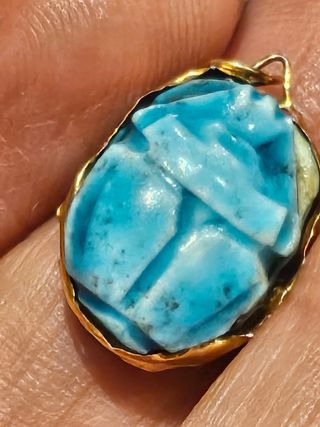 Escarabajo Egipcio Oro y Lapislázuli