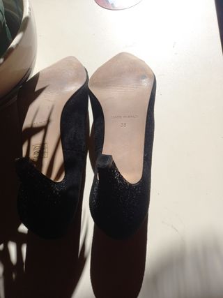 Zapatos de fiesta UNIQSHOES negros.