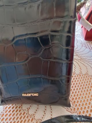 Bolso Parfois negro efecto piel cocodrilo