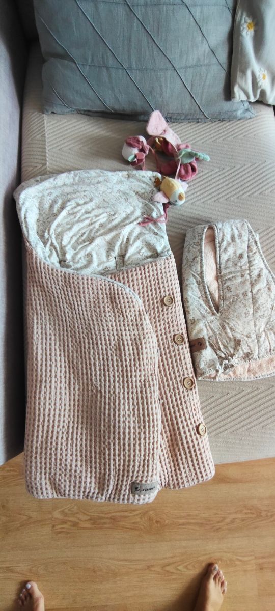 Saco para capazo bebé estampado floral marca Jane