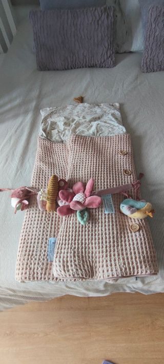 Saco para capazo bebé estampado floral marca Jane