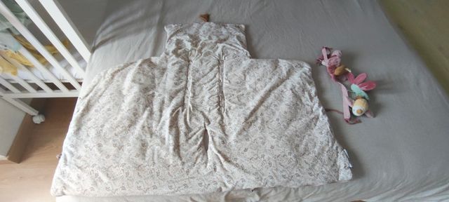 Saco para capazo bebé estampado floral marca Jane