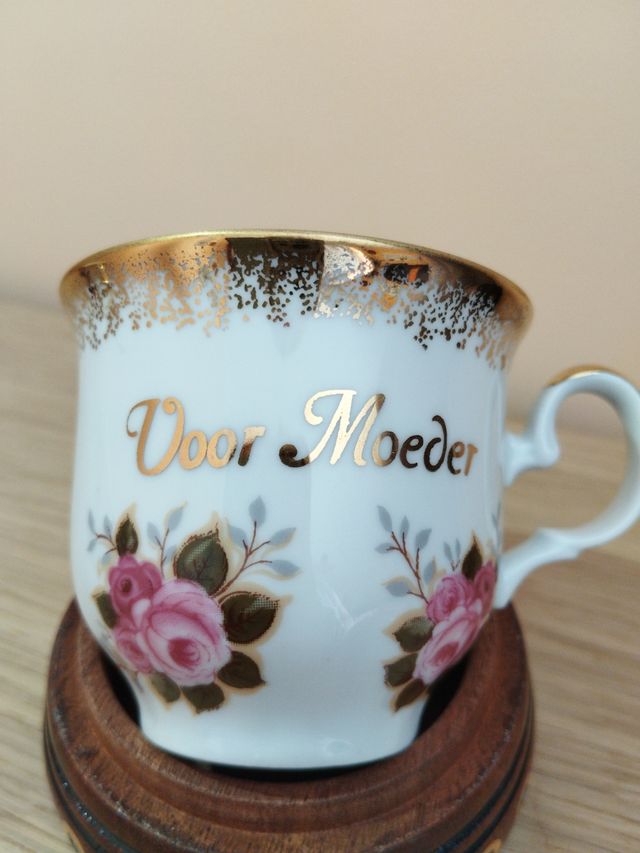 2 tazze in porcellana antica.