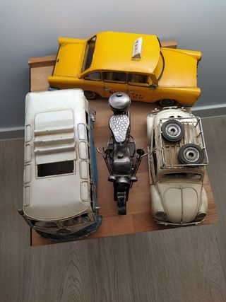 Miniaturas de vehículos: Taxi, Coche y Moto