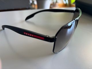 Gafas de sol Prada negras