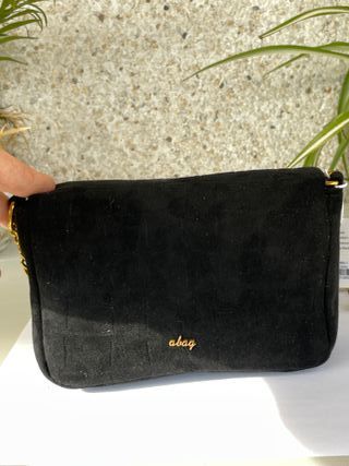 Bolso Negro Ante Cadena Dorada