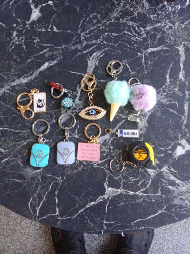 Set di 10 portachiavi assortiti. Lotto n. 4