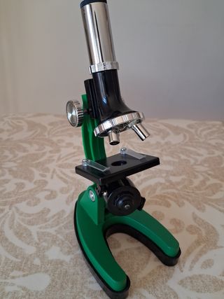 Giocattoli per telescopi e microscopi