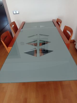 Mesa Cerezo extensible cristal 1,30-2,20 y 4 silla