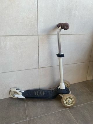 Patinete 3 ruedas Decathlon con luz