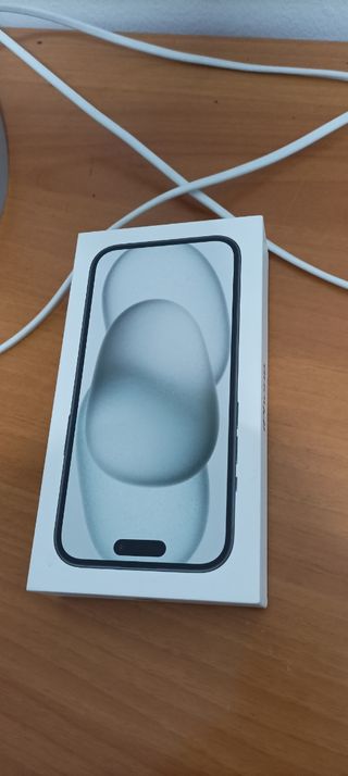 Cajas vacías iPhone SE y iPhone 15