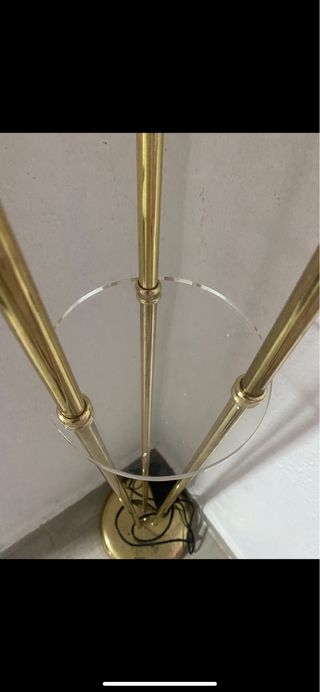 Lámpara de salón dorada y verde