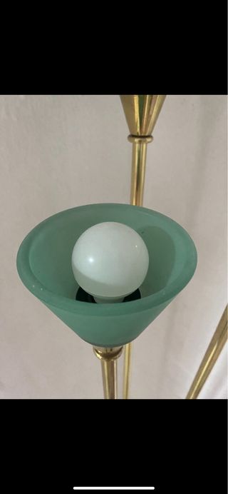 Lámpara de salón dorada y verde