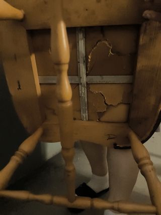 Sillas de madera y cuero